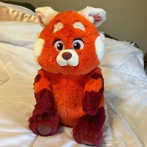 Turning Red Mei Plush! Disney parks plush pal